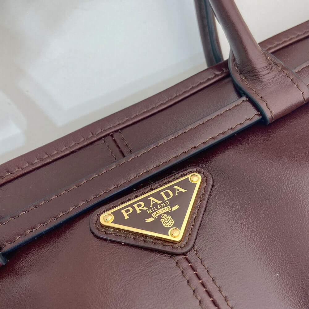 Pra*a medium leather handbag(HIGH-END GRADE)