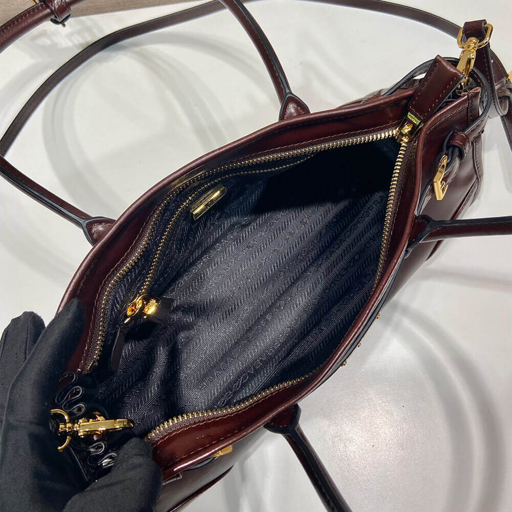 Pra*a medium leather handbag(HIGH-END GRADE)
