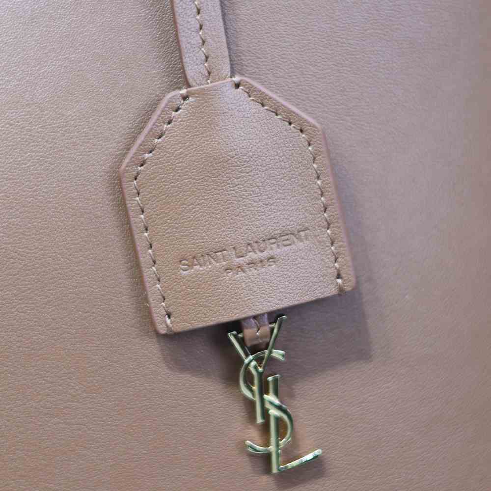 Y51 SHOPPING Sa1nt Lau*nt TOY IN LEATHER