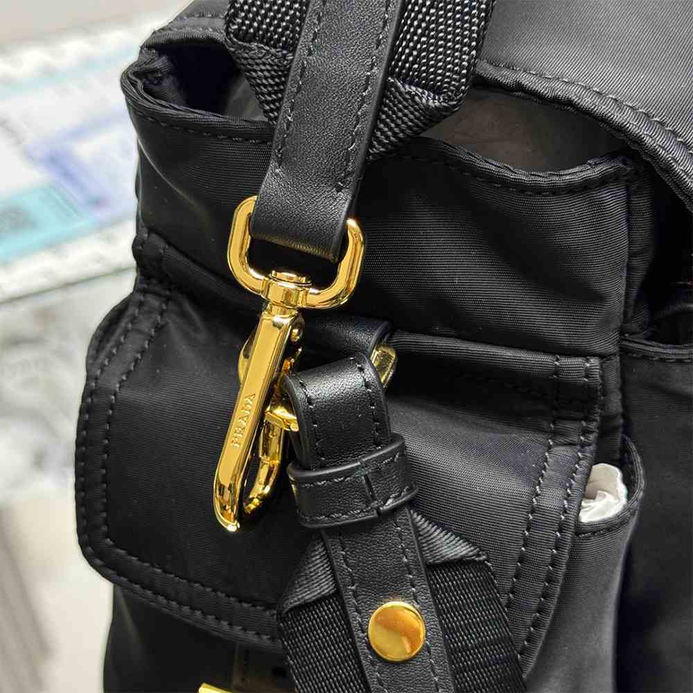 Pra*a Explore large Re-Nylon shoulder bag with flap