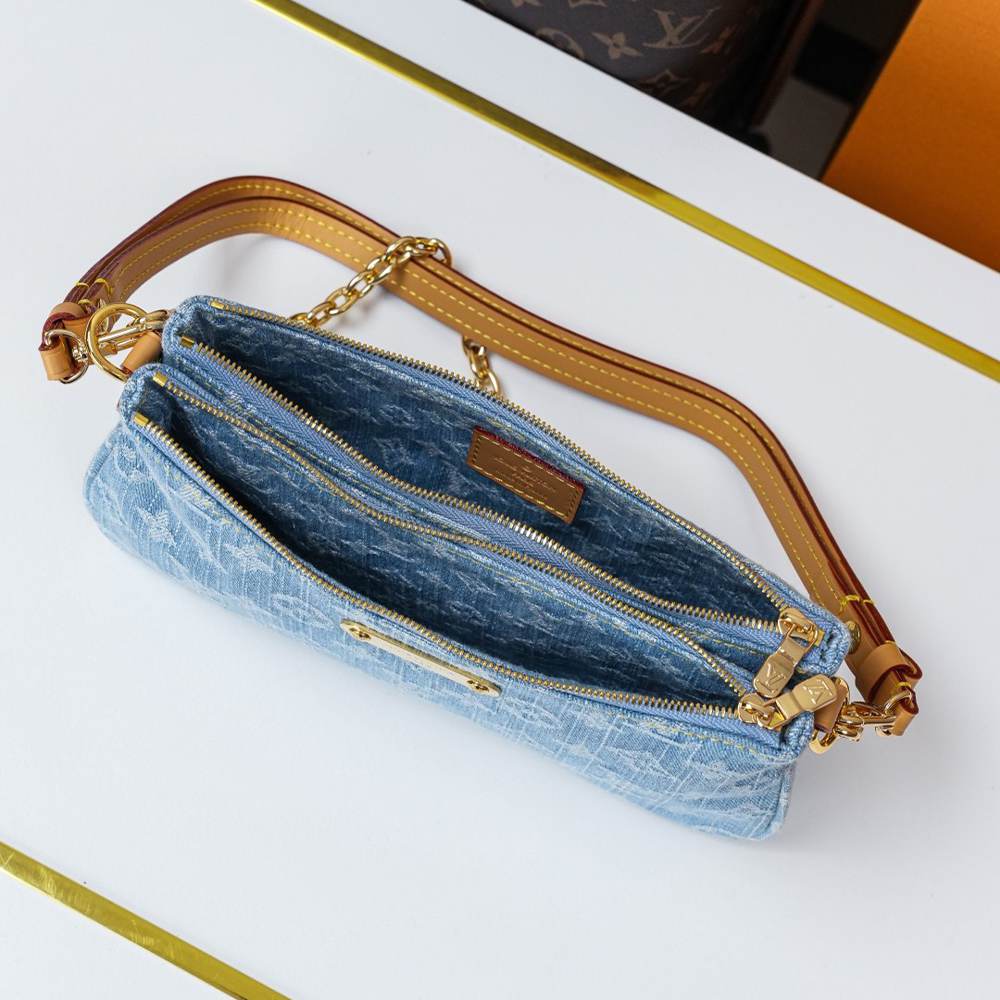 LV Liv Pochette