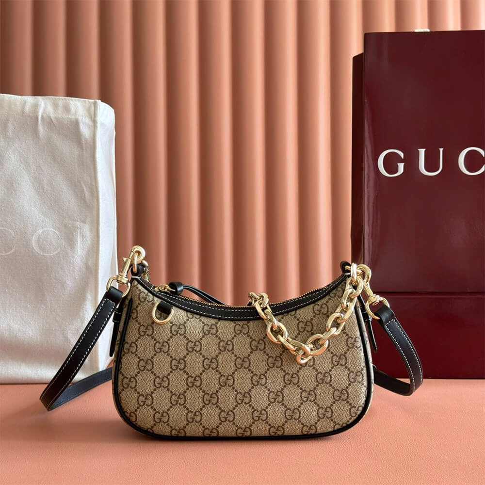 GG Emblem small shoulder bag