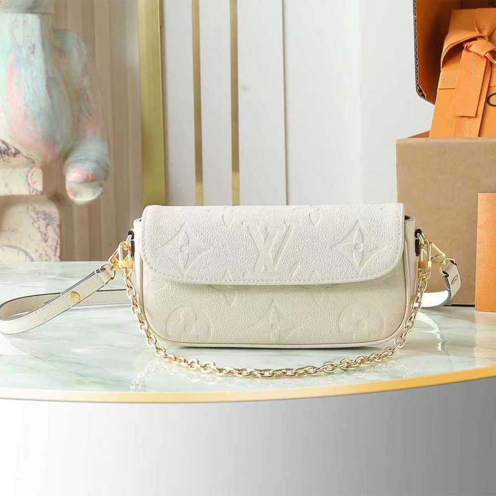 LV Wallet On Chain Ivy