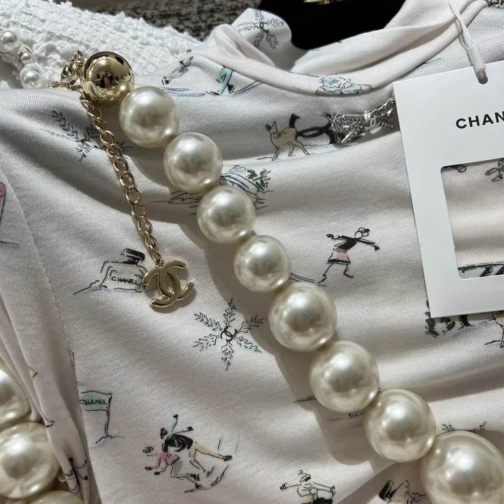 Ch**el Pearl Necklace Clutch Bag(HIGH-END GRADE)