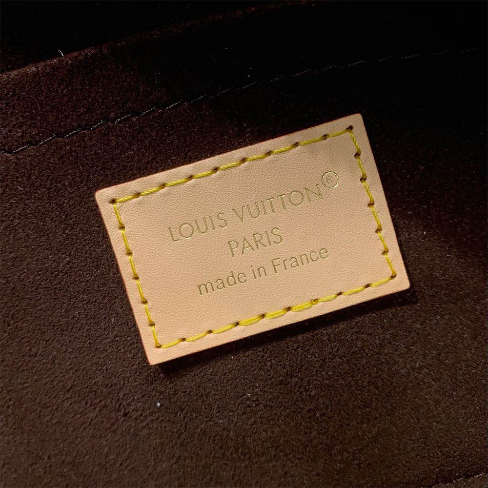 LV Squire East West(TAX-FREE Grade)