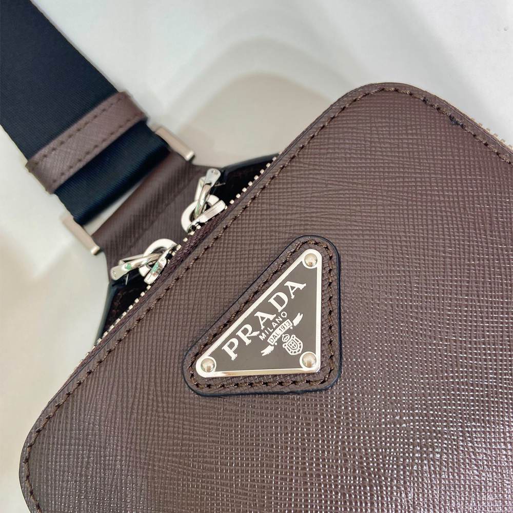 Pra*a Brique Saffiano leather bag